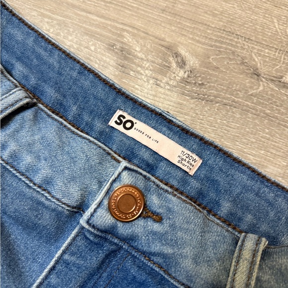 •SO• HIGH RISE SHORTIE - Picture 3 of 7